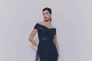 abito mamma della sposa lungo blu, in pizzo con scollo omerale