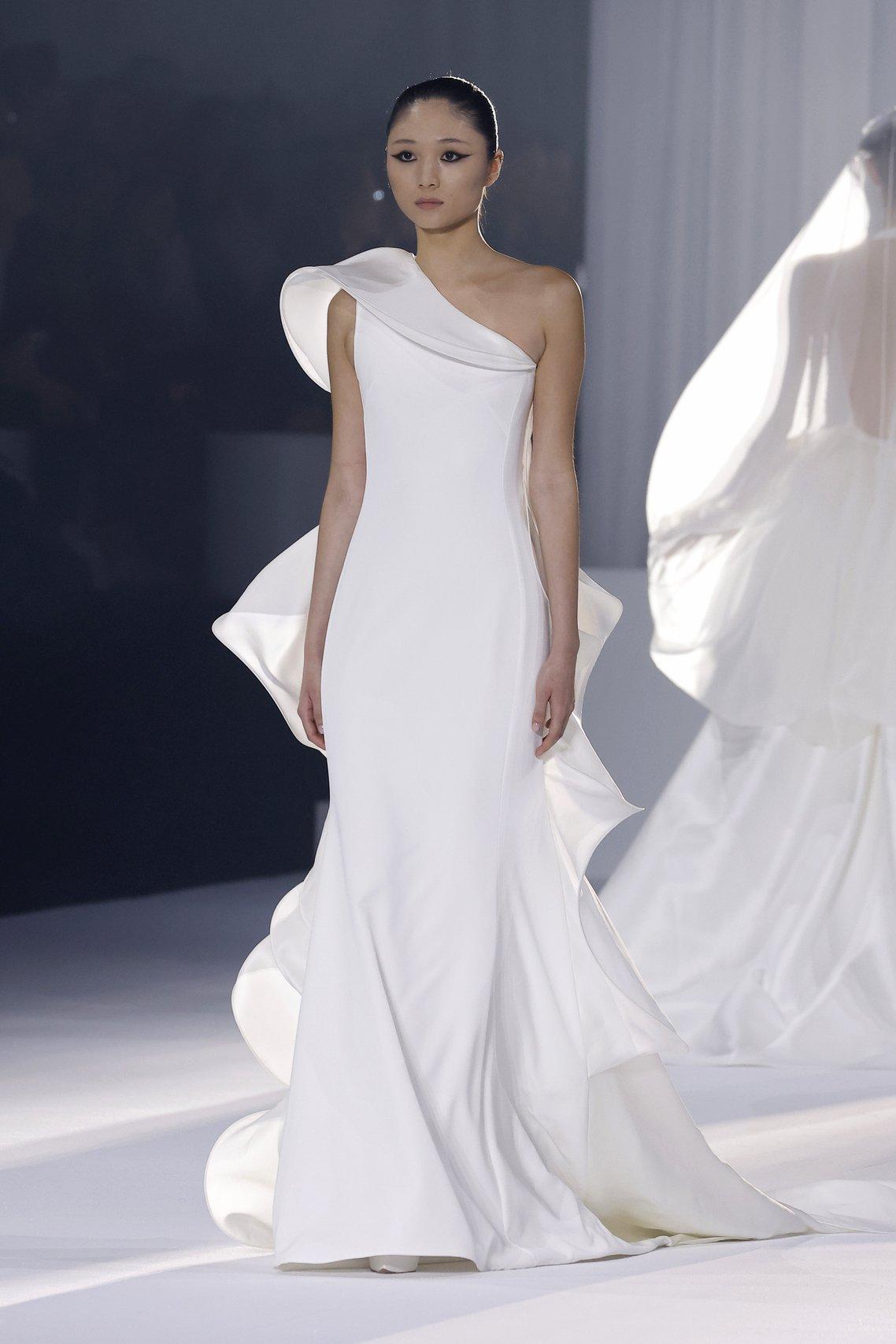 abito da sposa con volant