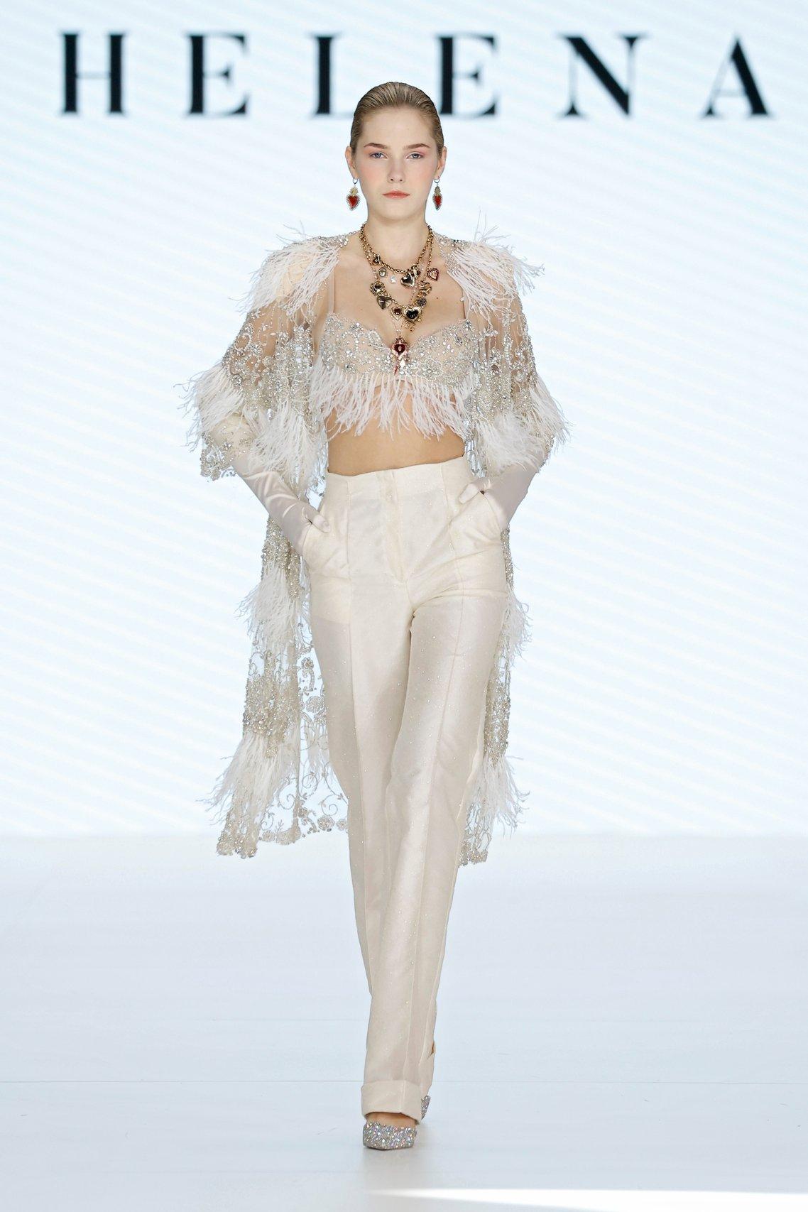 abito da sposa cambio abito con top e pantalone avorio e cuori ex voto cornetti napoletani