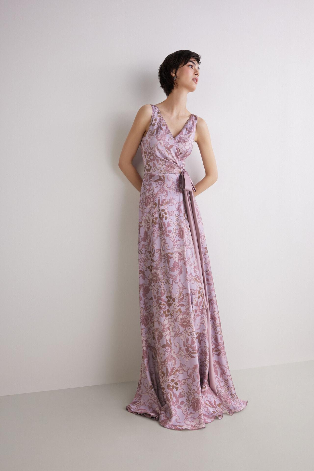 abito sorella sposa lungo rosa con fantasia floreale