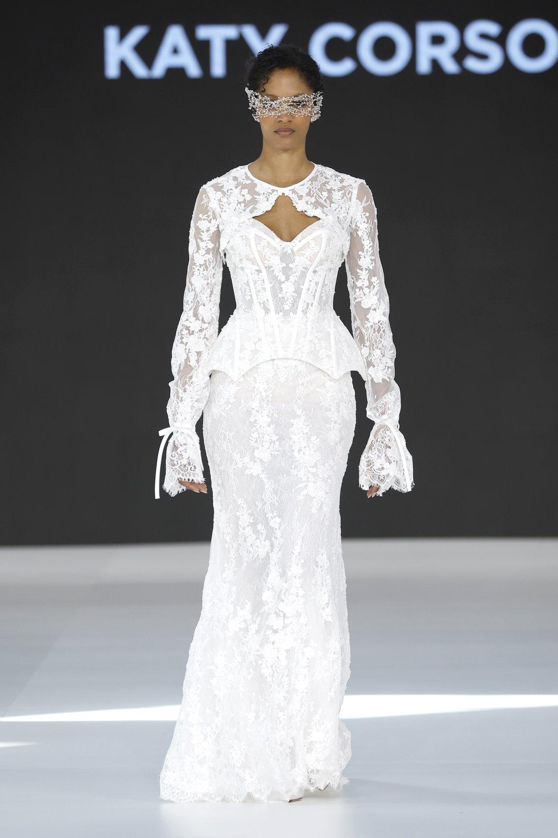 abito da sposa invernale a sirena in pizzo a maniche lunghe