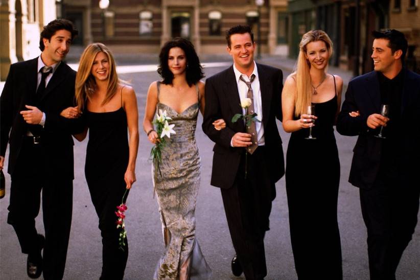 Reunion speciale del cast di Friends: ecco i momenti nuziali più belli  della serie