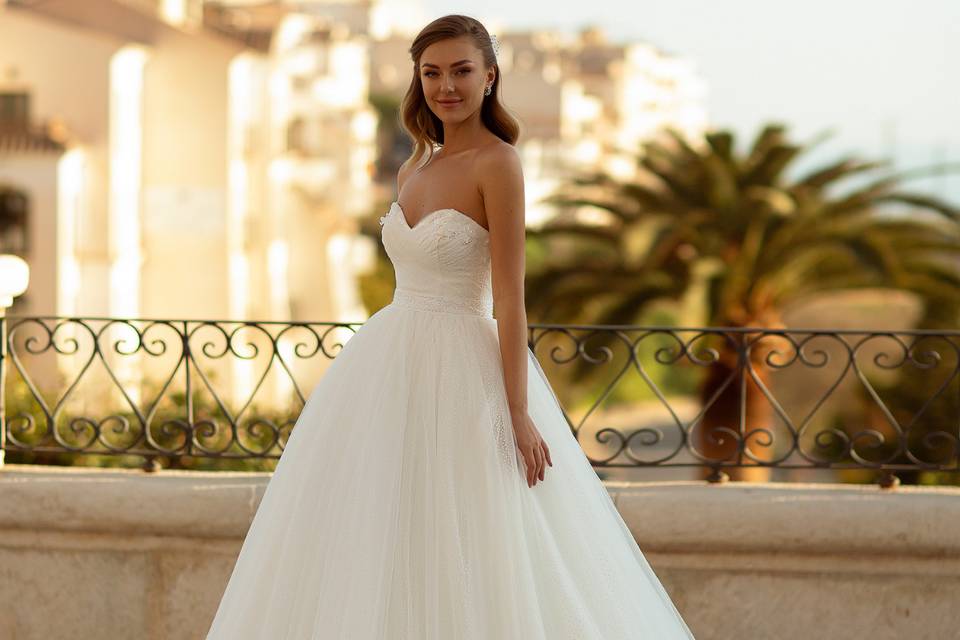 Abito da sposa scollo a cuore: 50 modelli di tendenza