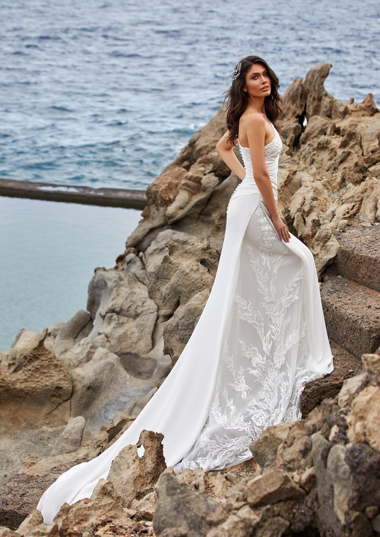Pronovias