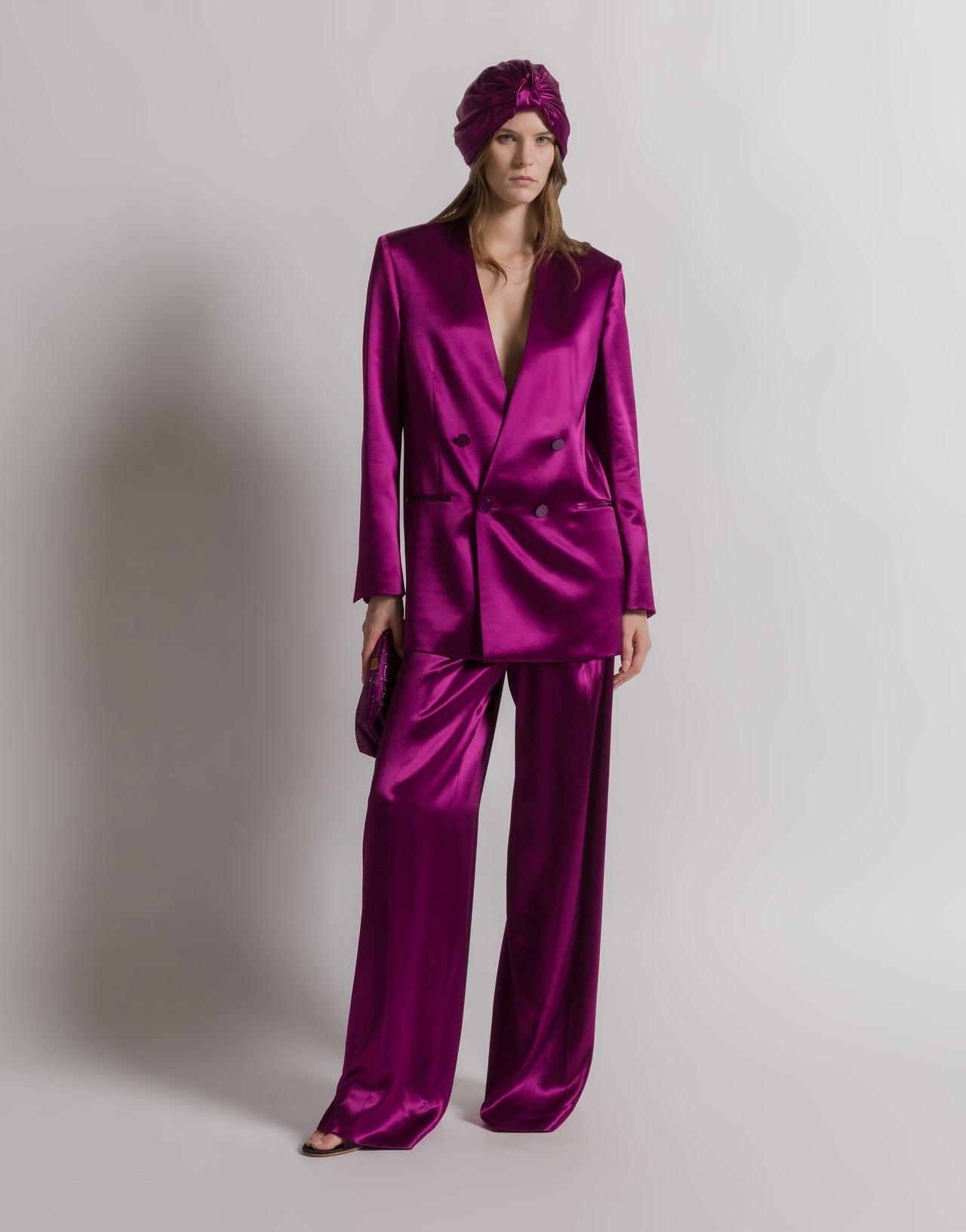 tailleur matrimonio  invitata viola in raso con pantalone a palazzo e blazer senza revers
