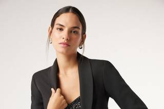 abito nero matrimonio a due pezzi con crop top e giacca