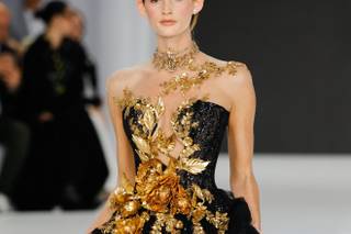 Abito da sposa alternativo nero e oro