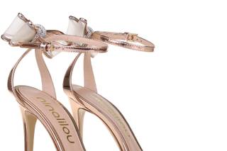 scarpe da sposa colorate- sandali metallizzati con fiocco con brillantini sulla parte posteriore