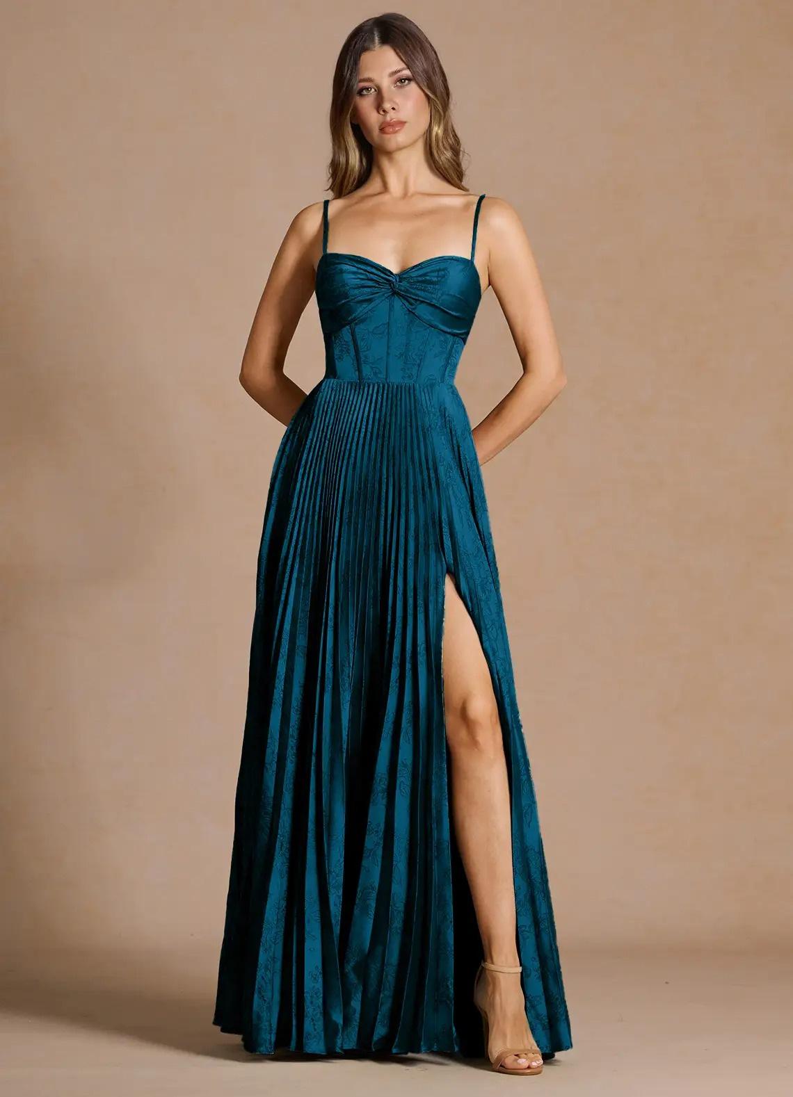 abito elegante da cerimonia con scollatura a nodo, spalline sottili e gonna plissettata