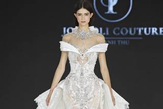 abito da sposa 2 in 1 tempestato di strass, a sirena con sopragonna  rimovibile in tulle a più strati, scollo off shoulders