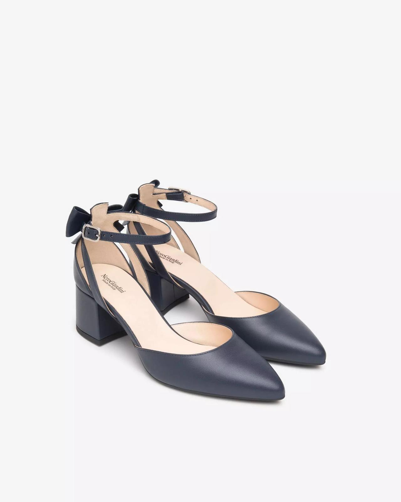 scarpe per matrimonio invitata blu con cinturino alla caviglia
