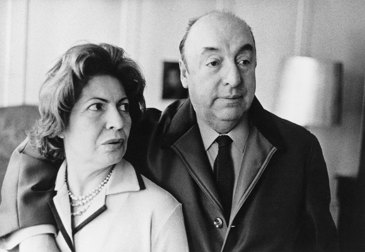 Pablo Neruda con sua moglie