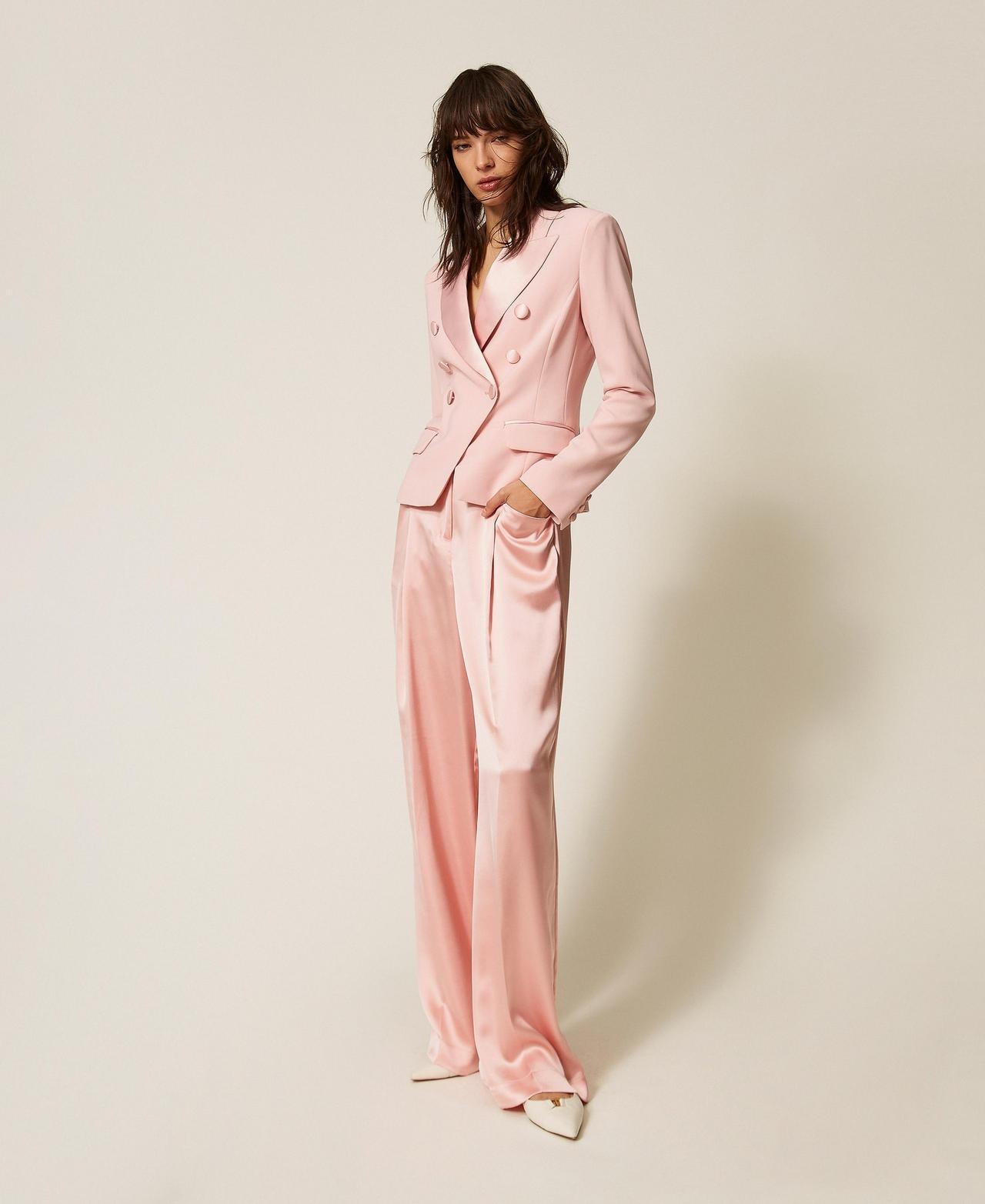 tailleur elegante da cerimonia rosa in raso