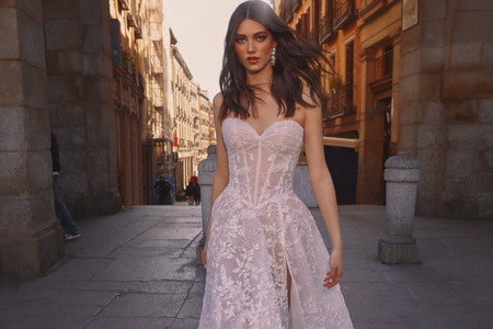 Tendenze sposa 2024: ecco gli abiti che spopoleranno quest'anno!