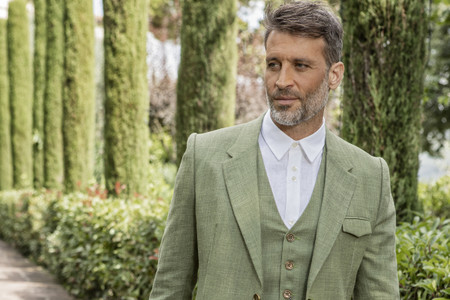 Abito verde uomo: 10 idee all'ultima moda per lo sposo