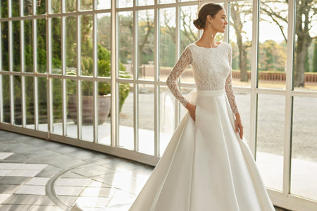 Abiti da sposa Aire Barcelona 2023: eleganza e sensualità all'ennesima potenza