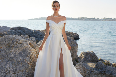 Abiti da sposa Demetrios 2023: eleganza eterea e romanticismo senza tempo