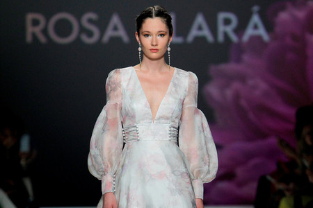 Abiti da sposa Rosa Clarà: 8 novità imperdibili presentate alla Barcelona Bridal Fashion Week