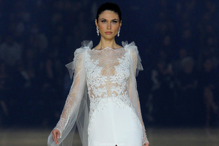 Abiti da sposa Atelier Pronovias 2023: le novità dalla Barcelona Bridal Fashion Week!