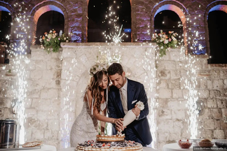 Addio al classico taglio della torta: la wedding cake assemblabile è il trend del 2027