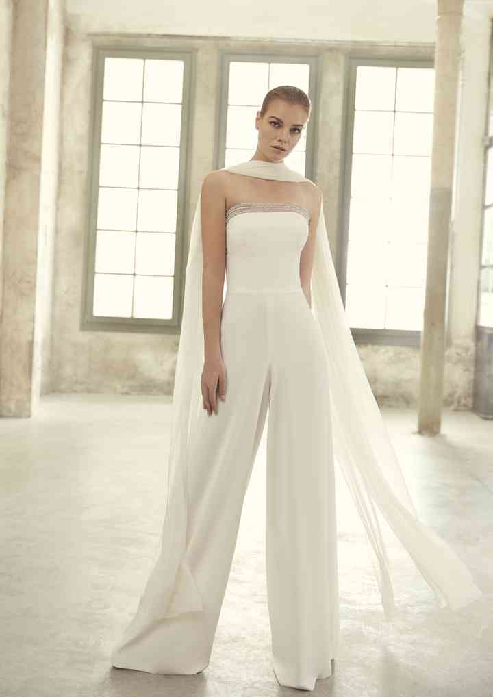 Abiti da sposa con pantalone: una soluzione chic per la donna unconventional