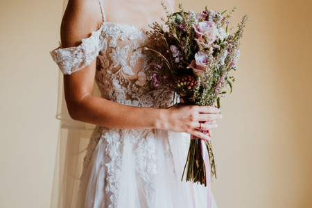 Bouquet sposa fiori di campo: 30 idee che lasciano il segno