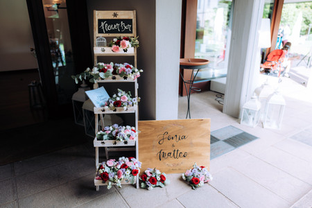 Flower bar per matrimonio: il corner floreale per intrattenere i vostri invitati