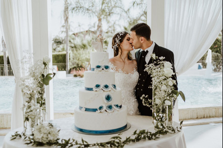 Decorazione tavolo torta matrimonio: consigli per un effetto wow!