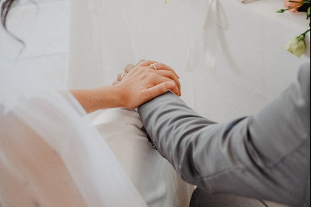 Nozze rinviate a causa del coronavirus? Matrimonio.com ti guida nella gestione dei preparativi