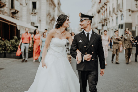 Nozze in divisa: tradizioni, rituali e tutta la regalità dei matrimoni militari