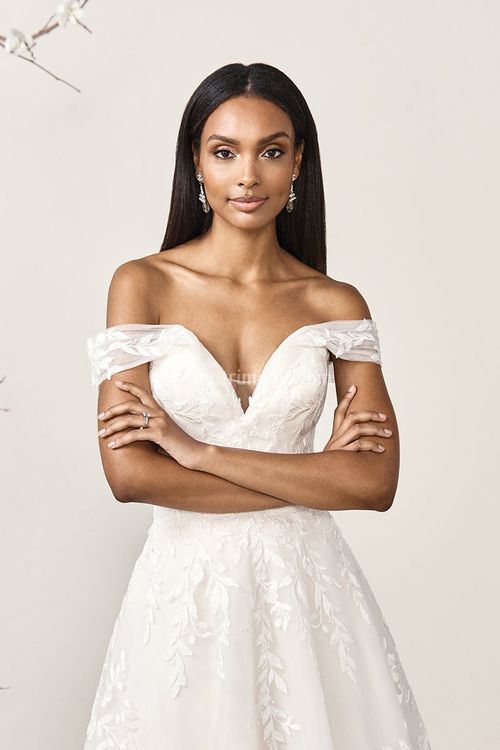 44393, Sincerity Bridal