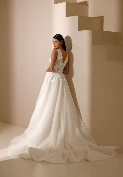 2454 Ophelia, Loren Bridal Wear