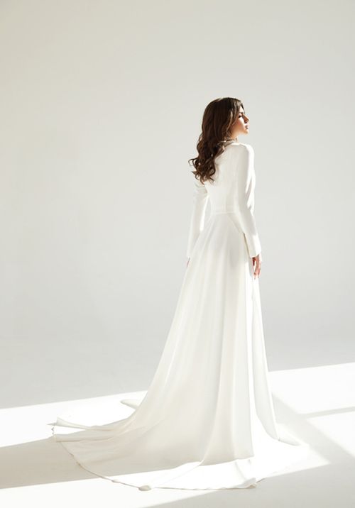 L 7022, Loren Bridal Wear