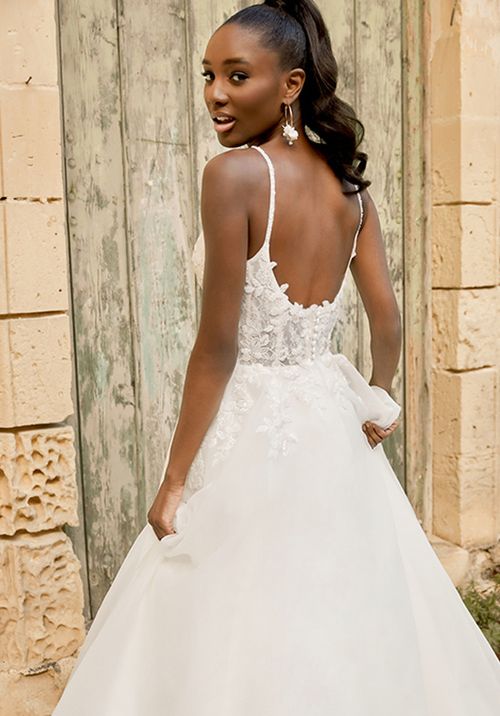 44497, Sincerity Bridal