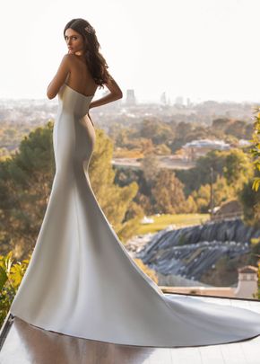 DAY, Pronovias