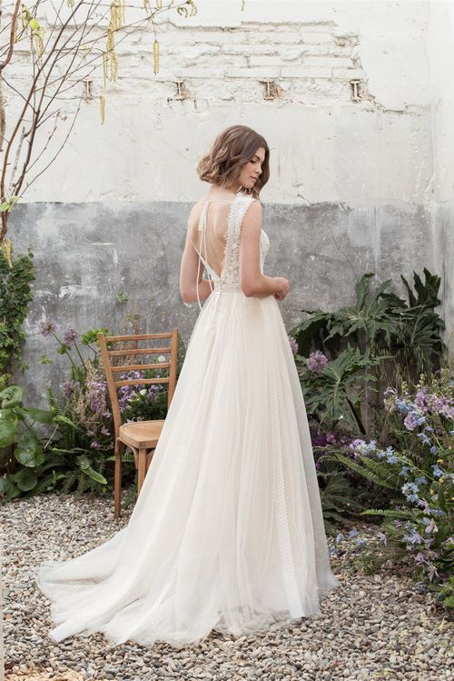 ALONDRA, Fara Sposa