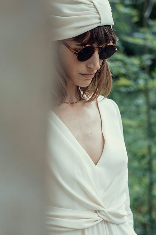 Robe Satie, coiffe Loulou & lunettes Shelter, Laure de Sagazan