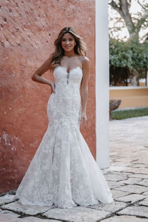 C652, Allure Bridals