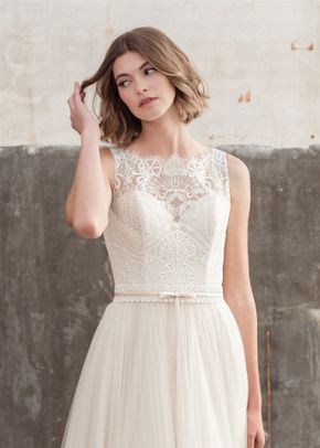 AMBAR, Fara Sposa