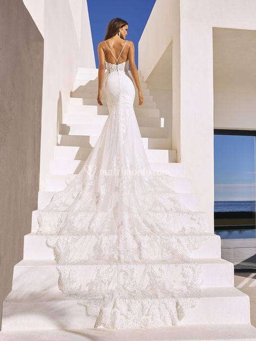 izara, Pronovias