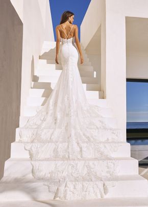 izara, Pronovias