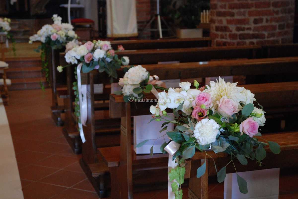 Fiori Chiesa Matrimonio.Banchi Chiesa Matrimonio Di Fiori Bertola Foto 49