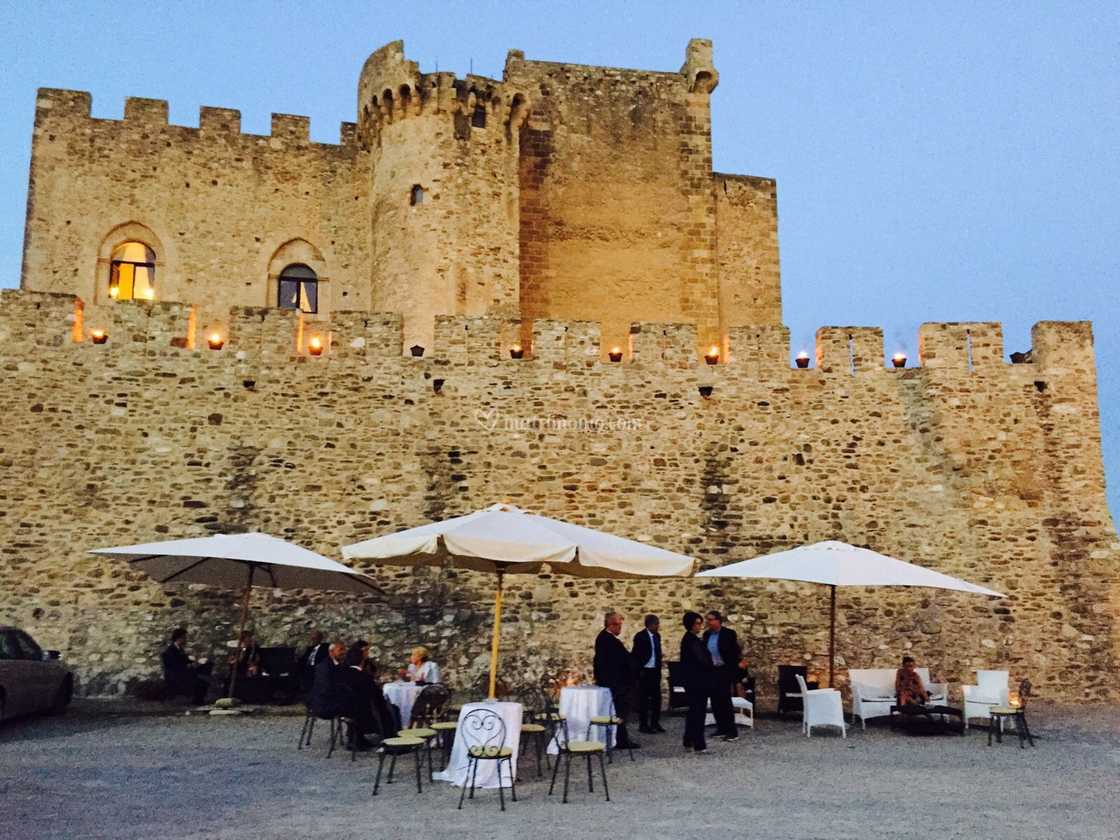 Esterno di Castello Federiciano di Roseto Capo Spulico | Fotos