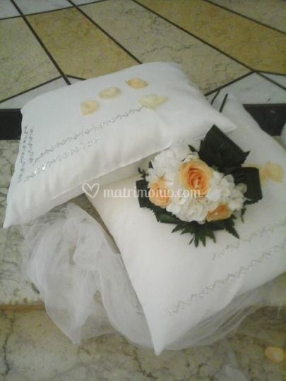 Cuscini con fiori. Il Quadrifoglio di Chiacchia Luisa