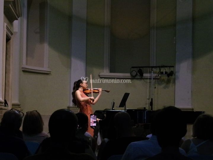 Mirella Genova - Violinista