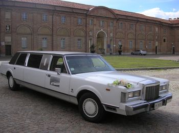 Dea Limousine