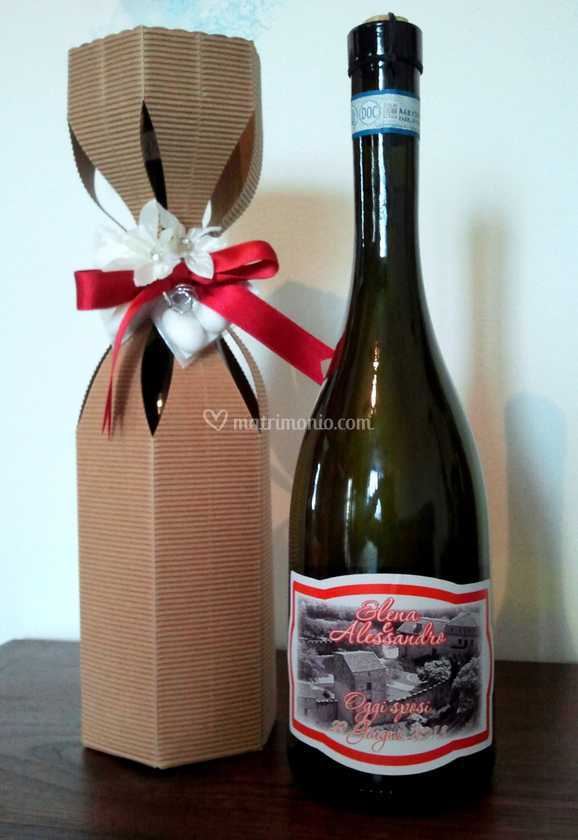 Bomboniere Matrimonio Vino.Bomboniera Bottiglia Di Vino Di La Rosa In Bianco Foto 76