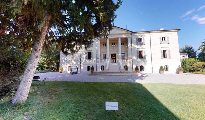 Villa Di Bagno Porto Mantovano.Villa Di Bagno