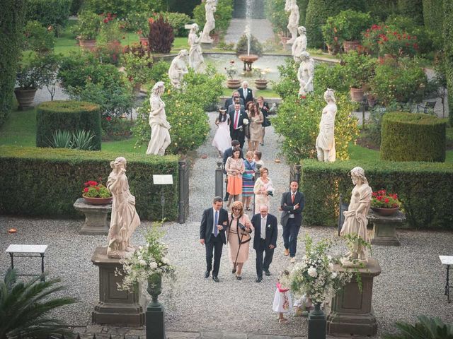 Il matrimonio di Marco e Roberta a Lucca, Lucca 16
