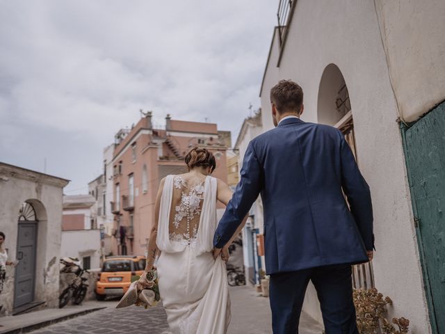 Il matrimonio di Pietro e Barbara a Procida, Napoli 69